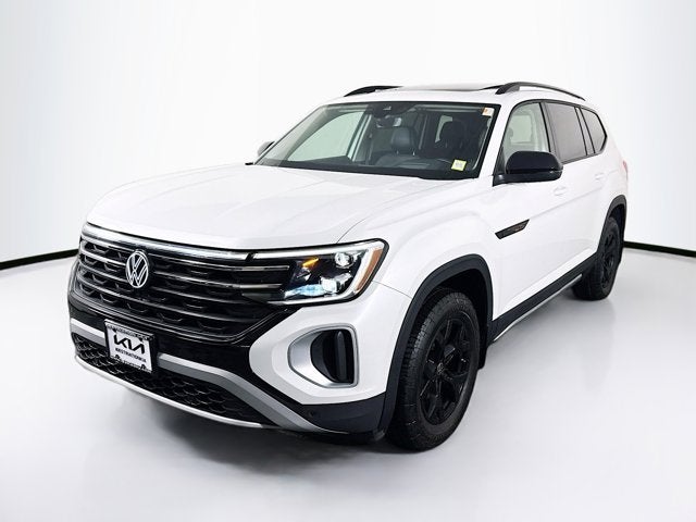 2024 Volkswagen Atlas 2.0T Peak Edition SEL