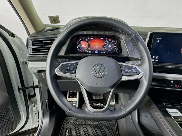 2024 Volkswagen Atlas 2.0T Peak Edition SEL