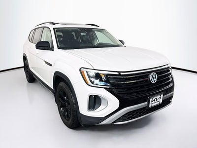 2024 Volkswagen Atlas 2.0T Peak Edition SEL