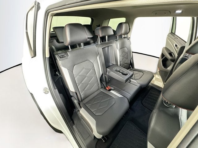 2024 Volkswagen Atlas 2.0T Peak Edition SEL