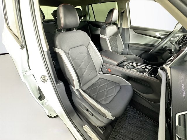 2024 Volkswagen Atlas 2.0T Peak Edition SEL