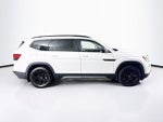 2024 Volkswagen Atlas 2.0T Peak Edition SEL