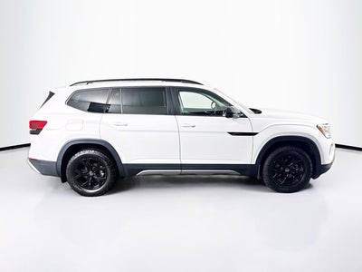 2024 Volkswagen Atlas 2.0T Peak Edition SEL