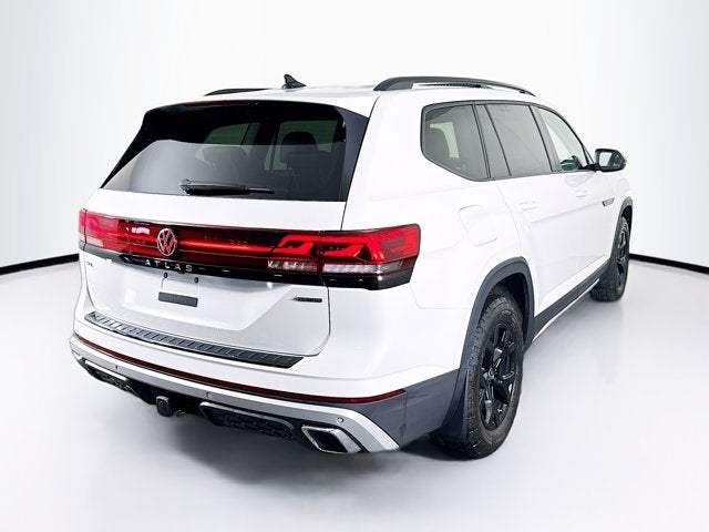 2024 Volkswagen Atlas 2.0T Peak Edition SEL