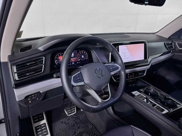 2024 Volkswagen Atlas 2.0T Peak Edition SEL