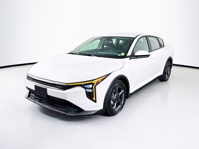 2026 Kia K4 LXS AT's photo