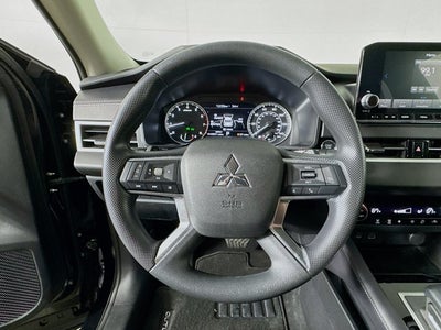 2024 Mitsubishi Outlander ES