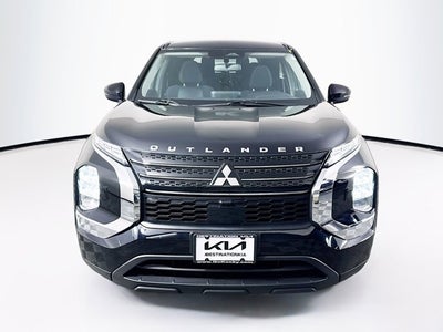 2024 Mitsubishi Outlander ES