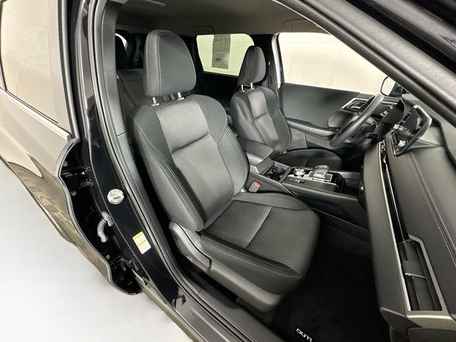 2024 Mitsubishi Outlander ES