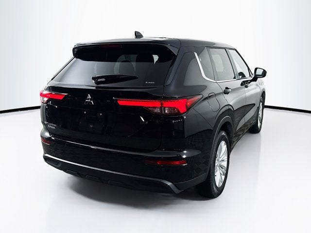 2024 Mitsubishi Outlander ES