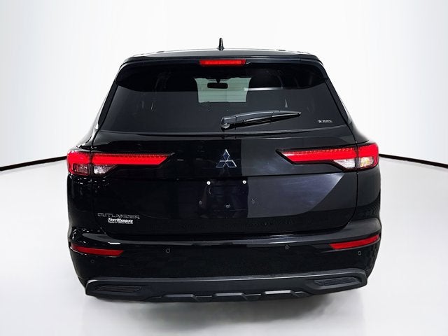 2024 Mitsubishi Outlander ES