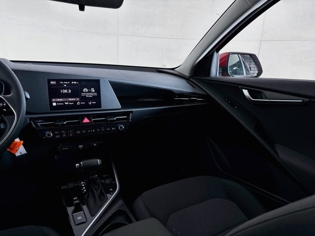2024 Kia Niro LX
