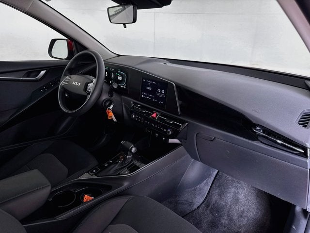 2024 Kia Niro LX
