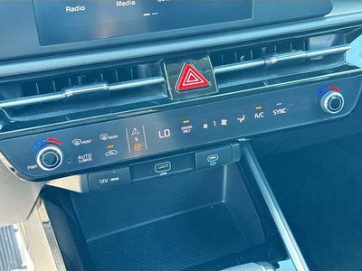 2023 Kia Niro LX