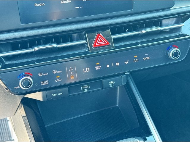 2023 Kia Niro LX