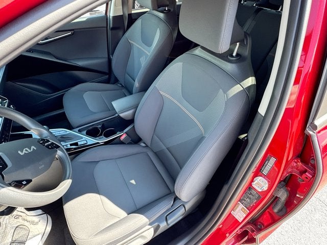 2023 Kia Niro LX