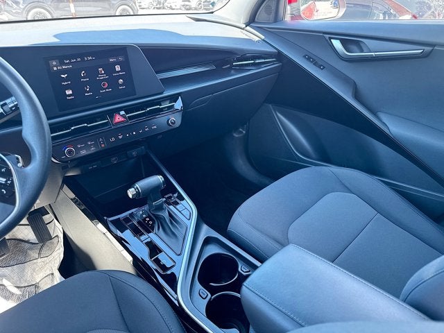 2023 Kia Niro LX