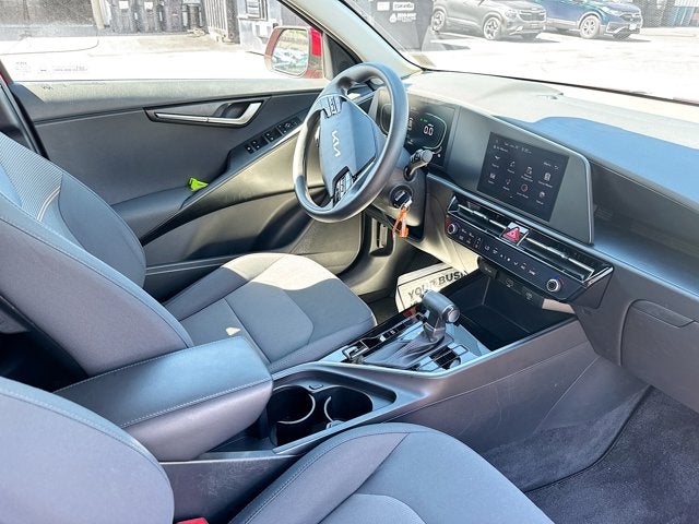 2023 Kia Niro LX
