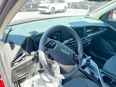 2023 Kia Niro LX