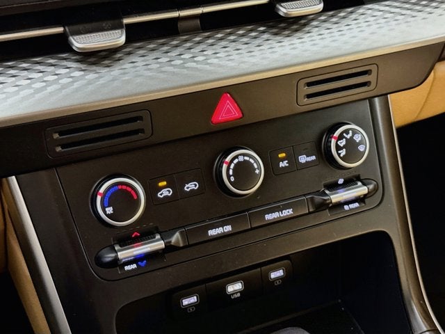 2024 Kia Carnival LX