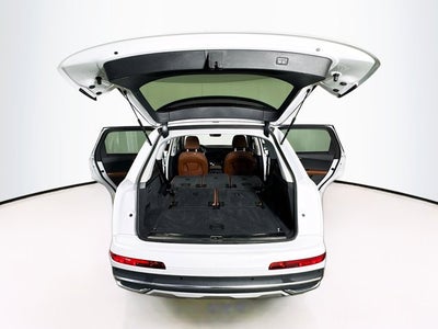 2023 Audi Q7 Premium Plus