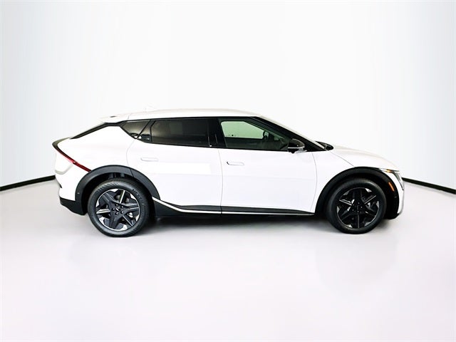 2025 Kia EV6 Light